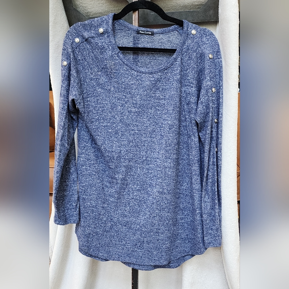 Stitch fix pink clover heathered navy 3/4 sleeve top button sleeve.  L